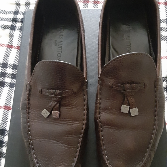 Louis Vuitton - Picture 3 of 4